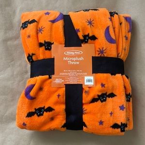 Halloween throw